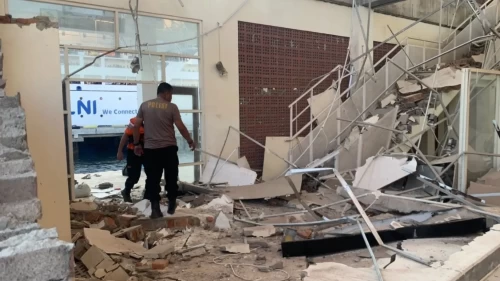7,7 büyüklüğündeki deprem Endonezya’yı vurdu