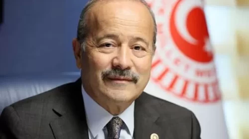 'Bayrağımız ilelebet göklerde olsun'