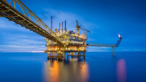 EIA petrol fiyatı tahminini yükseltti