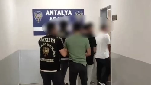“Kimliğiniz terör örgütünün elinde” deyip 13,5 milyon lira dolandırdılar