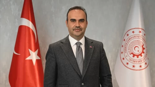 Bakan Kacır müjdeledi: Türkiye 2027'de kendi Ay aracını uzaya gönderiyor!