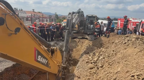 Tuzla’da kanalizasyon çalışması sırasında göçük