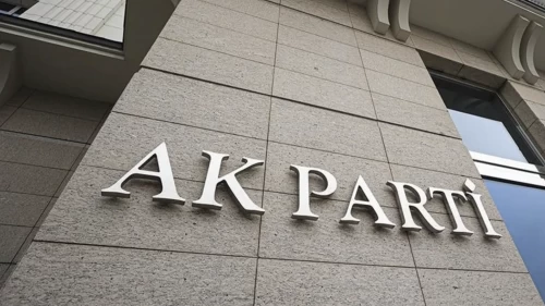 CHP'den istifa eden 2 belediye başkanı AK Parti'ye katıldı