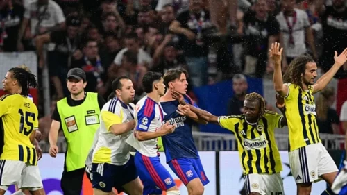 Lyon'da Fenerbahçe’nin tur sevinci olaylı bitti