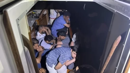 Muğla’da yelkenli teknede 40 düzensiz göçmen yakalandı