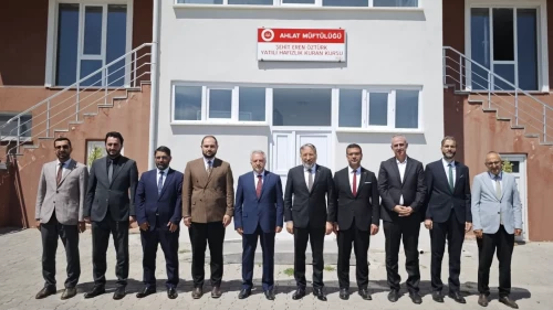 Diyanet İşleri Başkanı Safi Arpaguş, Ahlat'ta ilçe müftüleriyle bir araya geldi