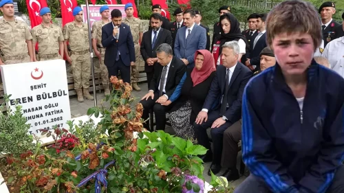 'İyi ki varsın Eren'... Şehit Eren Bülbül 9. yılında dualarla anıldı
