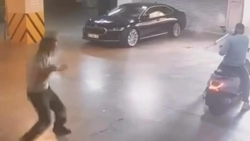 İzmir'de belediye başkanının aracına saldırı