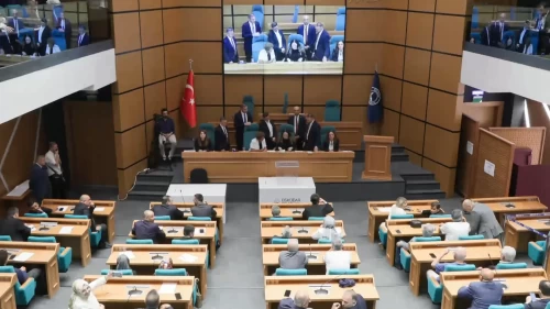 Üsküdar Belediye seçimlerinde ortalık karıştı! Yeni Partililer CHP’li meclis üyelerine saldırdı