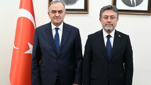 MHP’li Akçay, Bakan Yumaklı ile görüştü: Üzüm üreticisinin talepleri masada!