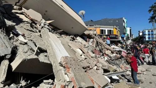 Kolombiya'daki 7,4'lük depremde can kaybı giderek artmaya devam ediyor