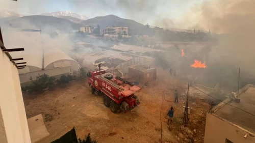 Muğla'da başlayan yangın Antalya'ya sıçradı! Ekipler seferber oldu