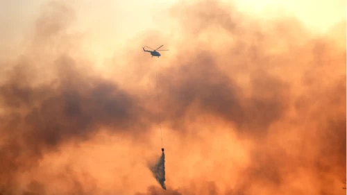 ABD’de orman yangınına müdahale eden helikopter düştü