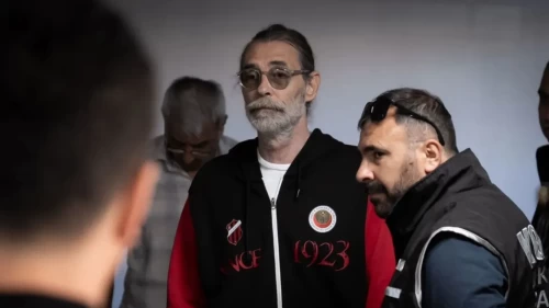 Son dakika... CHP'li Etimesgut Belediyesi'ne yolsuzluk operasyonu! Başkan Erdal Beşikçioğlu dahil 40 kişi tutuklandı
