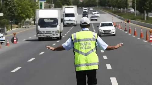 Trafiğe 30 Ağustos Zafer Bayramı düzenlemesi: İstanbul ve Ankara'da bu yollar kapatıldı