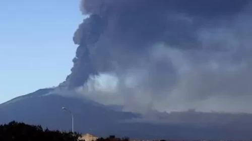Etna püskürdü, uçuşlar askıya alındı