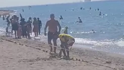 Çanakkale'de halk plajında patlamamış top mermisi paniği!
