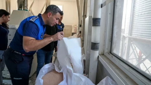 Fabrikada şok eden manzara! Tonlarca un böceklenmiş