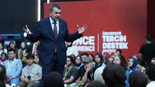 Bakan Tekin duyurdu: YKS sistemi değişmeyecek, sorular yeni müfredata göre hazırlanacak
