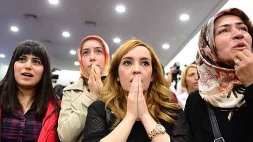 MEB'den sözleşmeli öğretmenlere müjde! Aile birliği iller arası yer değiştirme başvuruları başlıyor
