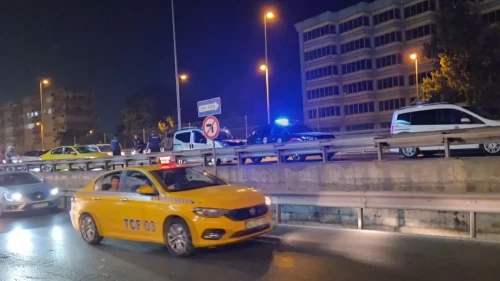 Küçükçekmece'de polis şüpheli aracı durdurdu