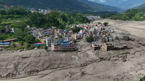 Tibet'te 5 büyüklüğünde deprem