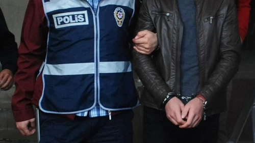 Zabıta personeli uyuşturucu satarken yakalandı!