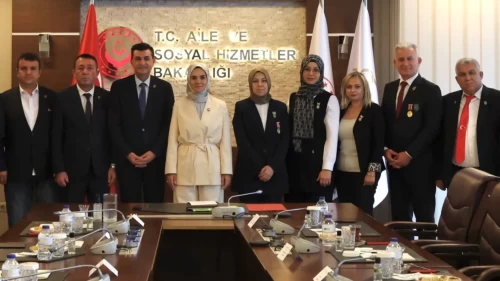 Bakan Göktaş’tan şehit aileleri ve gazilere mesaj: 'Hiçbirini yalnız bırakmayacağız'