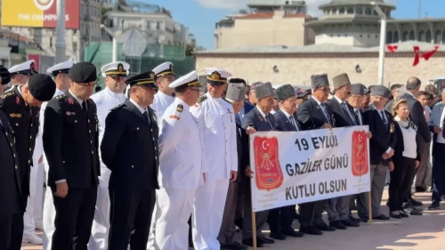 19 Eylül Gaziler Günü'nde Taksim Cumhuriyet Anıtı'nda tören düzenlendi