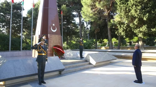 Bakü'nün kurtuluşunun 108. yıl dönümü! Türk Şehitliği'nde anlamlı tören