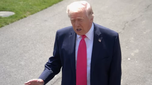 Trump’tan İran açıklaması: Eninde sonunda pes edecekler