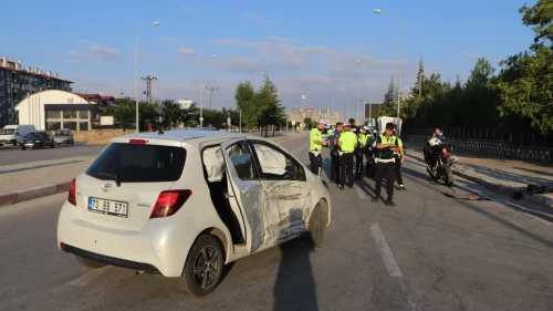 Otomobil Yunus timine çarptı! Bir polis memuru yaralandı