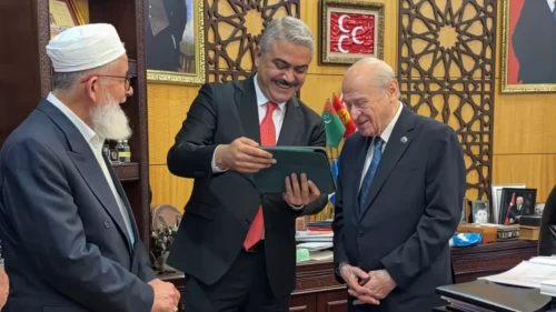 Avan’dan MHP Lideri Bahçeli’ye Pozantı sunumu: Milyonluk projeler masada!