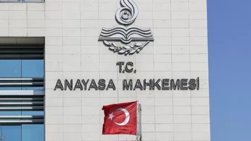 AYM'den süresiz nafaka kararı! Gerekçesi açıklandı