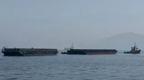 Hürmüz Boğazı'nda petrol tankeri vuruldu!
