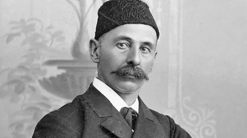 Türk dünyasını birleştirmek için ömrünü adadı! Bir fikir adamı, bir gazete, bir büyük ideal: İsmail Gaspıralı