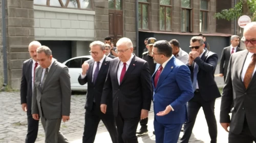 Bakan Güler Kars’ta açıkladı: Terörsüz Türkiye hedefiyle terör ve şiddet gündemden çıkarılacak