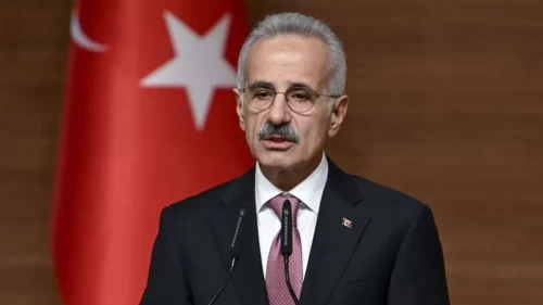 Bakan Uraloğlu: "Gemi 11 dakikada hızla battı, sağ olarak kimseye ulaşılamadı'
