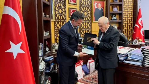 MHP Antalya’da 'Biriz beraberiz, tek yürek kongredeyiz, Liderimiz Devlet Bahçeli’nin emrindeyiz' mesajı