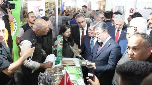 Türkiye bal üretiminde dünya ikincisi! Yumaklı: Birinciliği zorlamaya devam ediyoruz