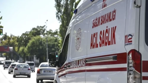 İki araç çarpıştı, 2'si ağır 9 kişi yaralandı!