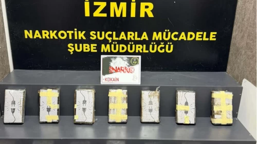 İzmir’e getirilen 16 kilo 600 gram kokain iki otomobilde ele geçirildi