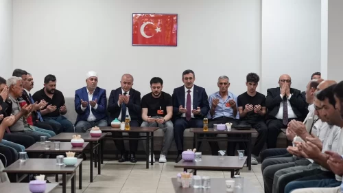 Cevdet Yılmaz'dan şehit ailesine anlamlı ziyaret!