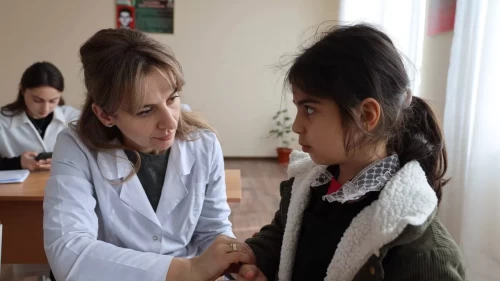 Okula dönüş öncesi velilere önemli uyarı! Sağlık Bakanlığı açıkladı: Çocuğunuzun okul kaygısını azaltmak için bunları yapın