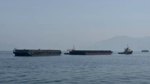 İngiltere duyurdu: Hürmüz Boğazı’nda bir tanker vuruldu!