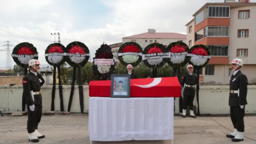 Şehit Ziyar Koparan Hakkari'de son yolculuğuna uğurlandı
