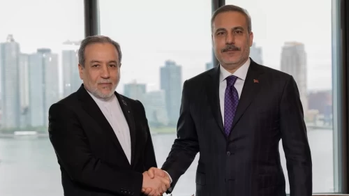 Bakan Fidan, Arakçi ile bir araya geldi