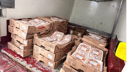 Sakarya’daki depoda son tüketim tarihi geçmiş 140 kilo tavuk kanat ele geçirildi