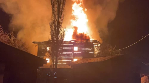 Artvin’de 95 yıllık ahşap cami yangında kullanılamaz hâle geldi