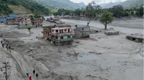 Nepal’deki sel felaketinde bilanço ağırlaşıyor